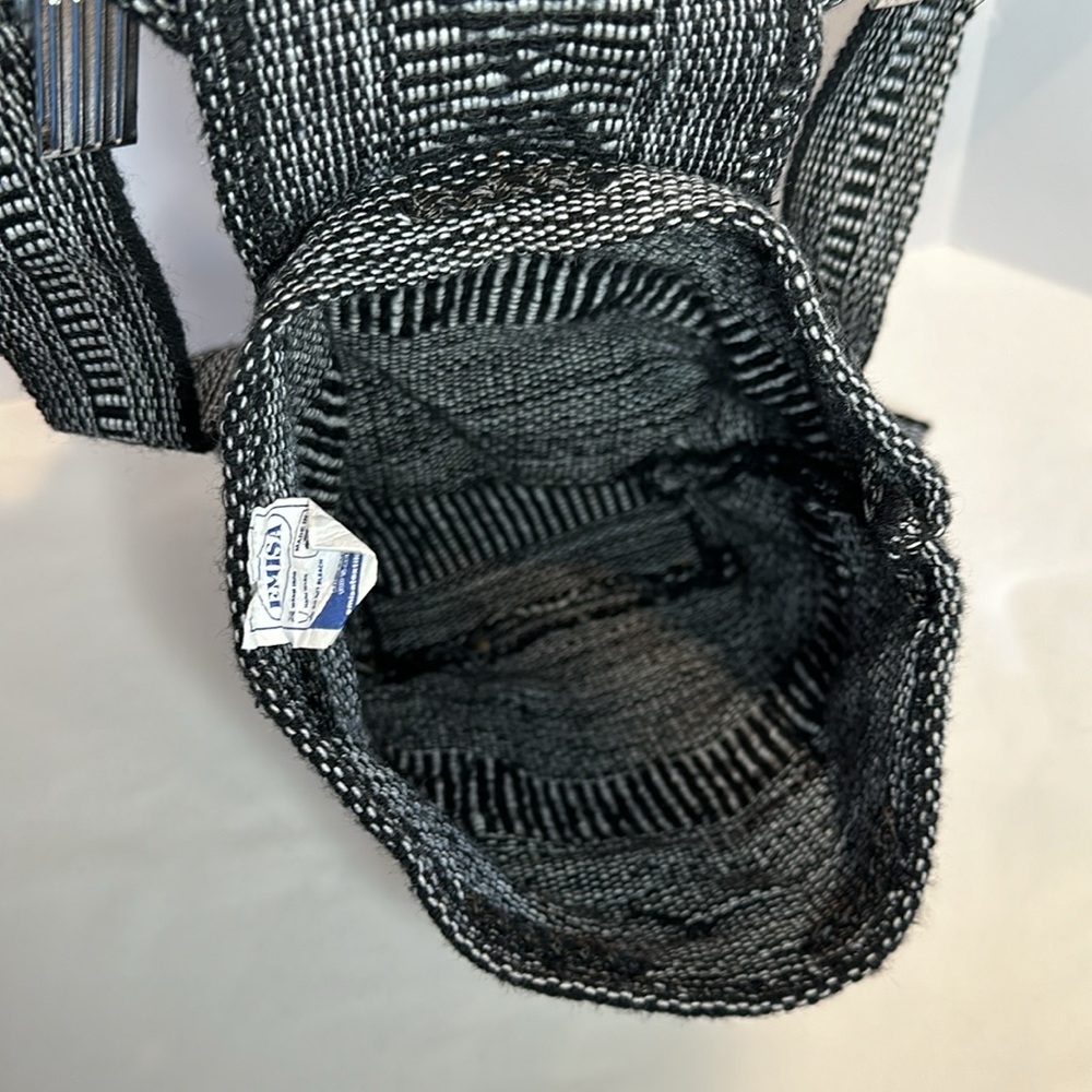 Emisa Made in Mexico woven backpack purse drawstring close & front zip pocket. - Picture 3 of 6